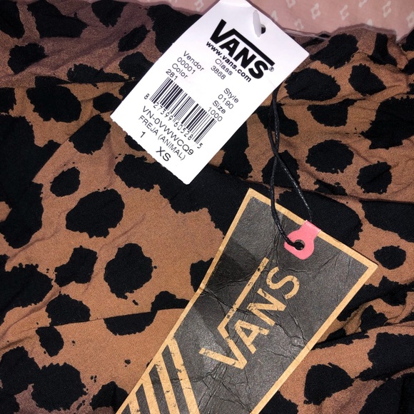 Vans Cheetah Shorts - Picture 2 of 3